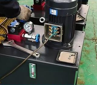 國(guo)立液壓(yā)，重注安(an)全生産(chǎn)意識，用(yong)心生産(chǎn)